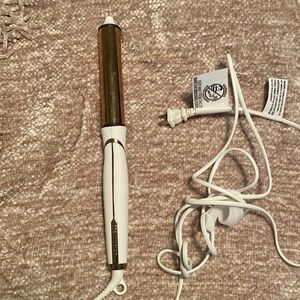 Kristen Ess curling wand